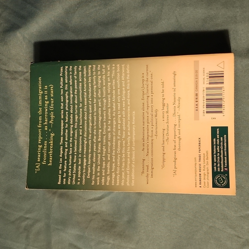 📖 Book - Picture 2 of 4